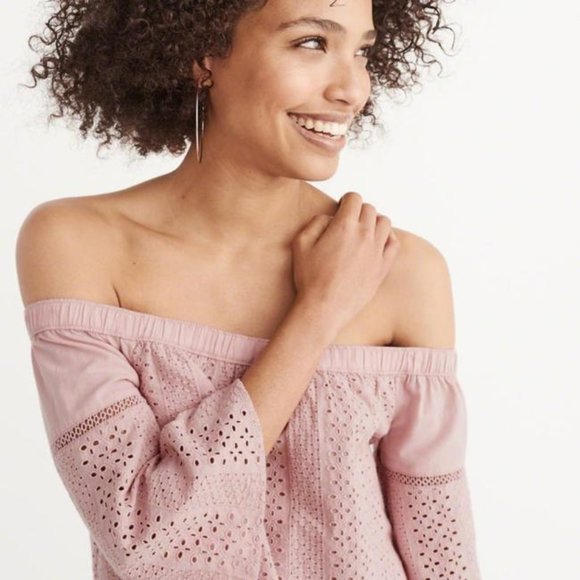 Abercrombie & Fitch Off Shoulder Eyelet Lace Bell Sleeve Blouse Pink S - Picture 3 of 10